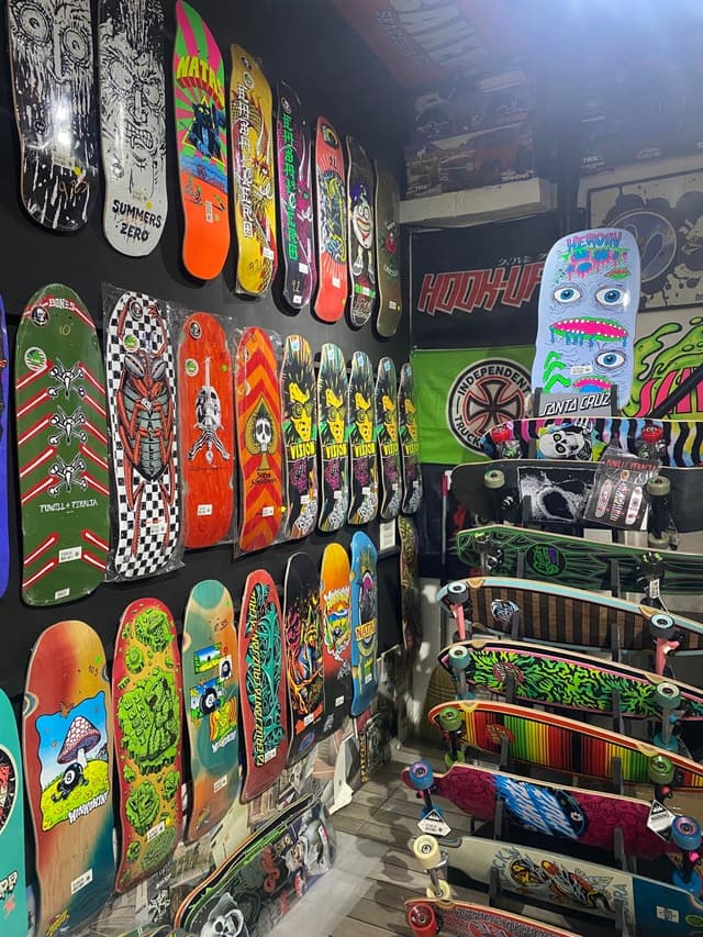 Peach and Bones Sk8shop